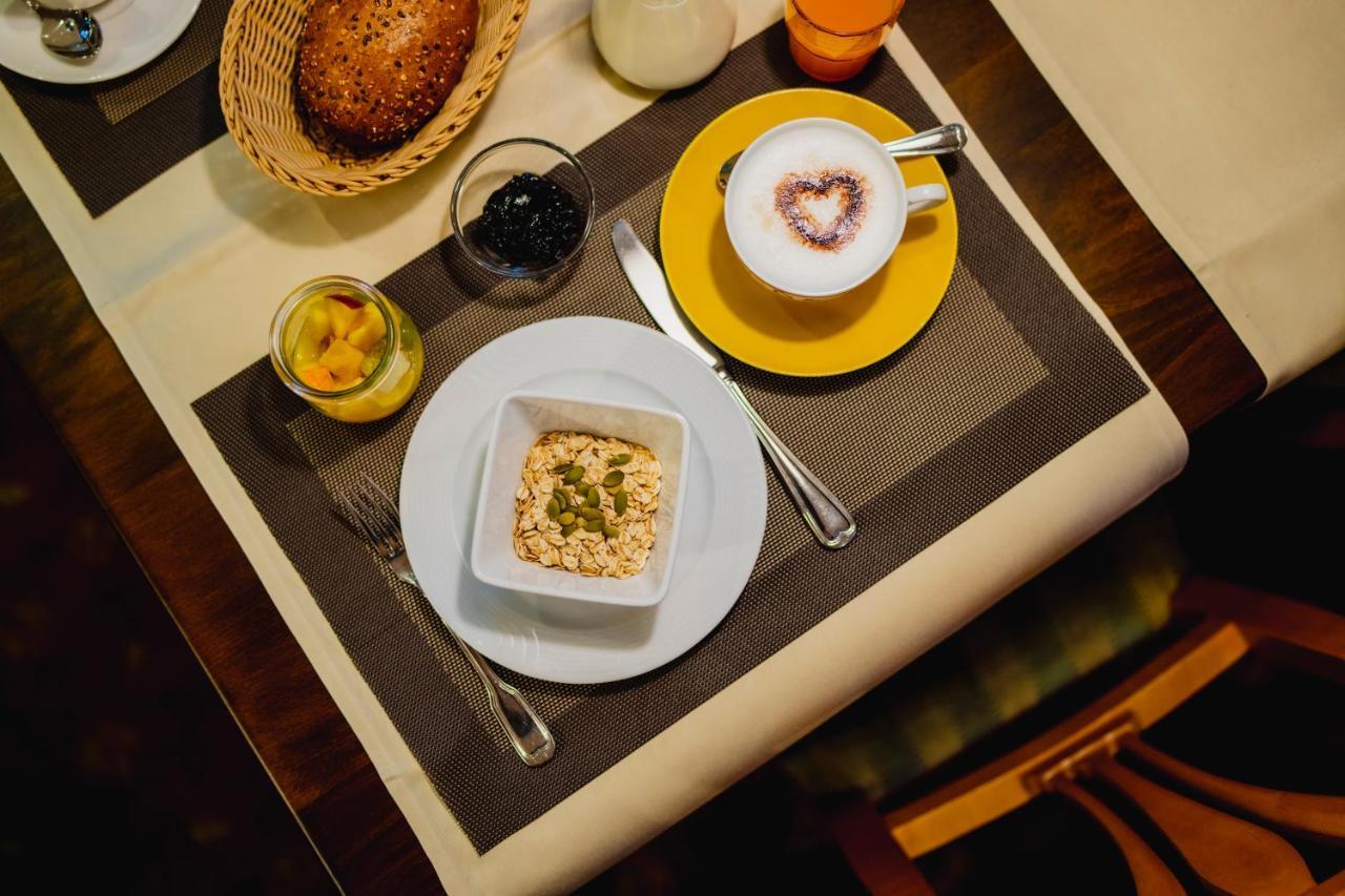 Gruener Baum Naturparkhotel & Schwarzwald-Restaurant 토트나우 외부 사진
