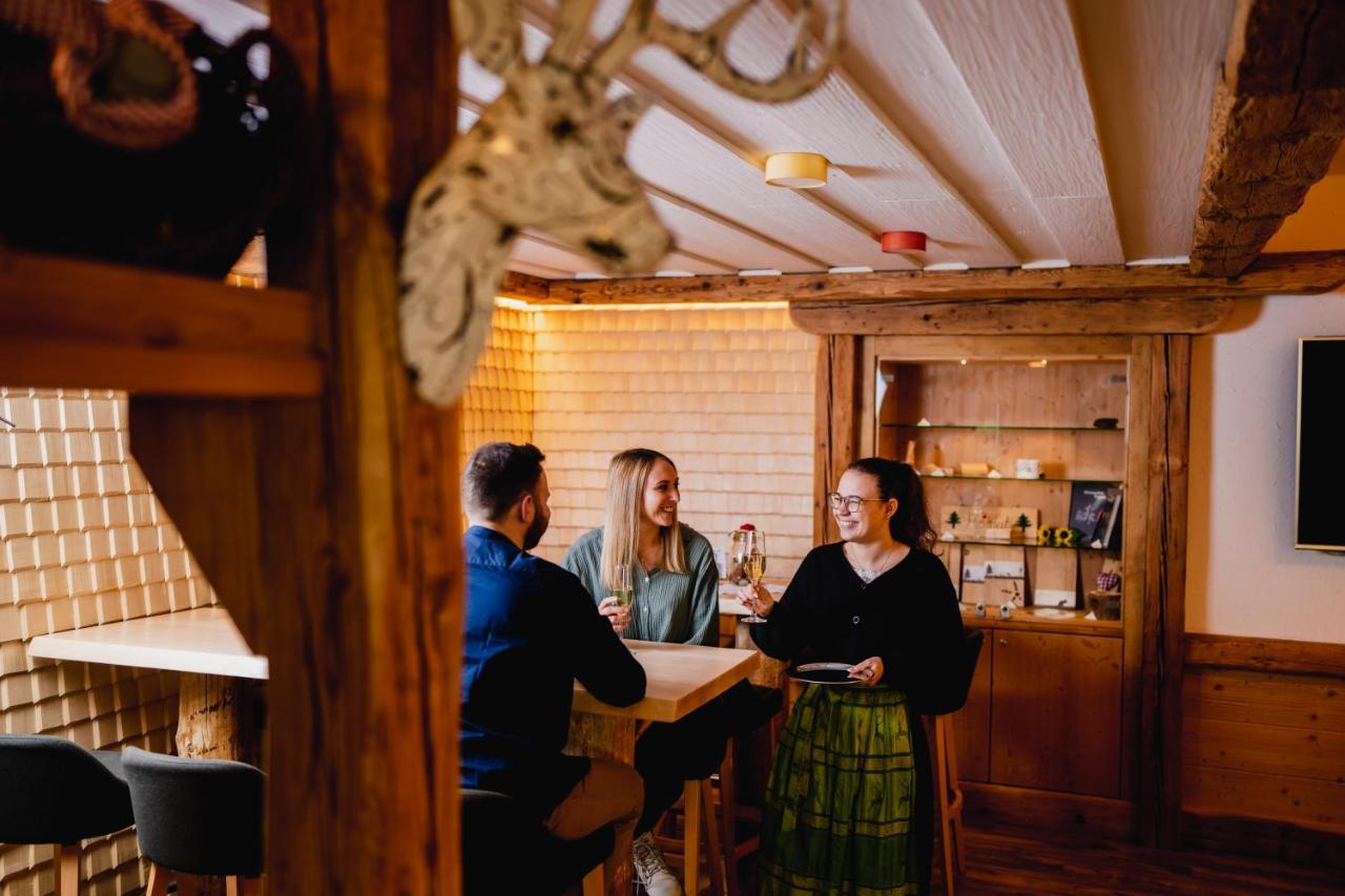 Gruener Baum Naturparkhotel & Schwarzwald-Restaurant 토트나우 외부 사진