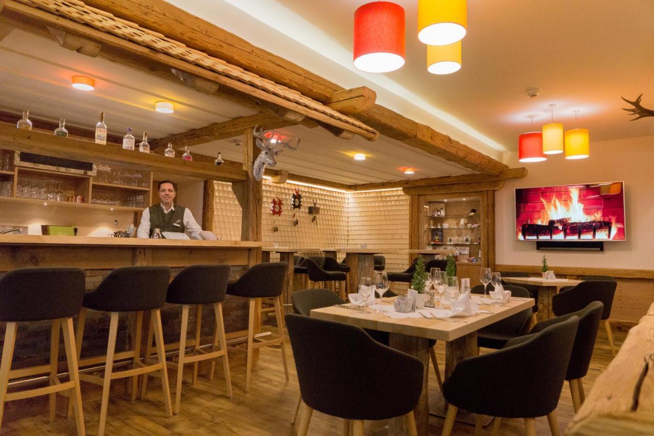 Gruener Baum Naturparkhotel & Schwarzwald-Restaurant 토트나우 외부 사진