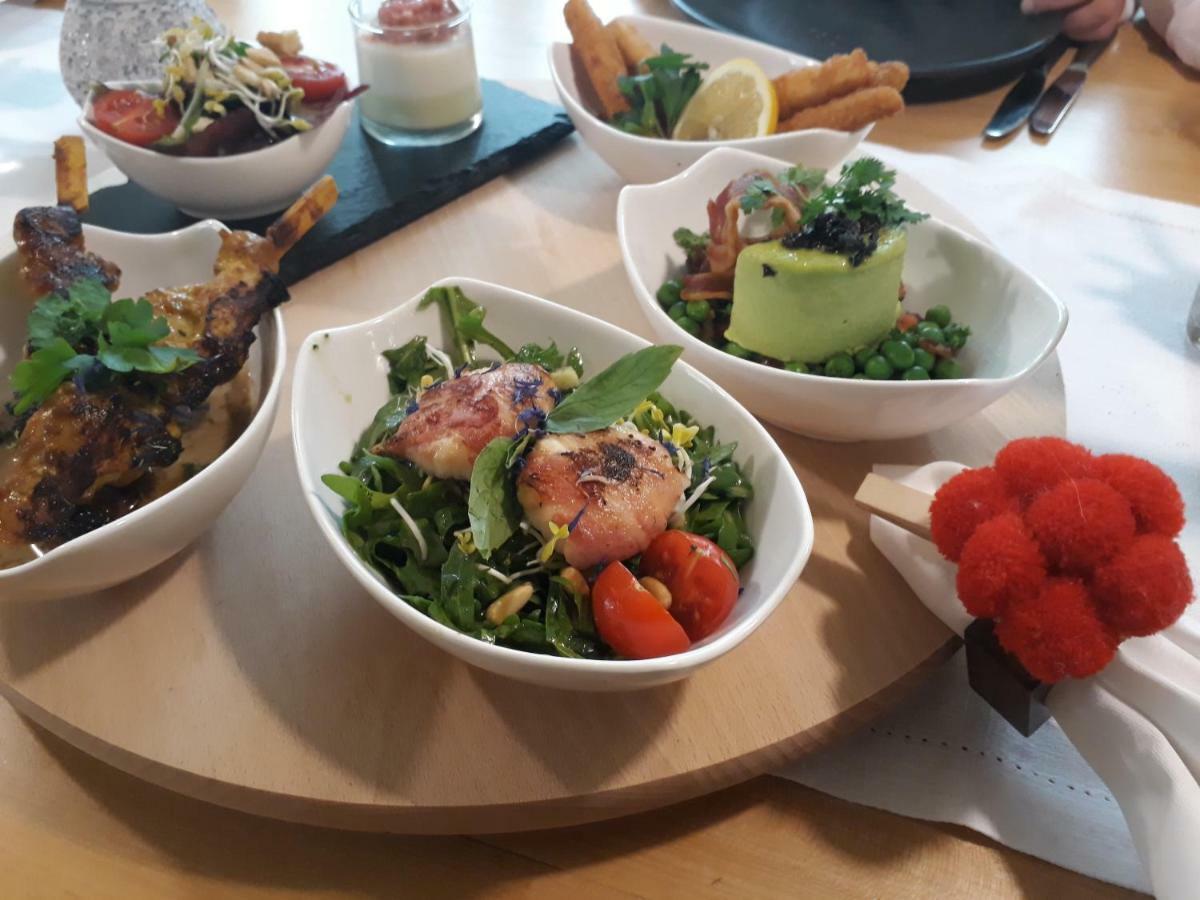 Gruener Baum Naturparkhotel & Schwarzwald-Restaurant 토트나우 외부 사진